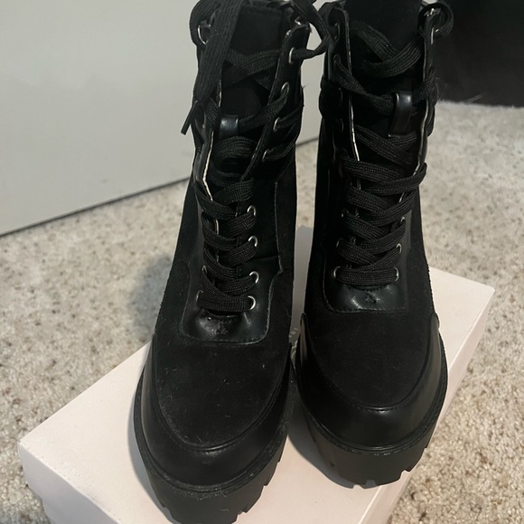 Fashion nova boots - Picture 4 of 4